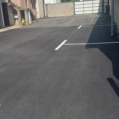 Apartman Espresso Sa Parkingom Szávaszentdemeter Kültér fotó