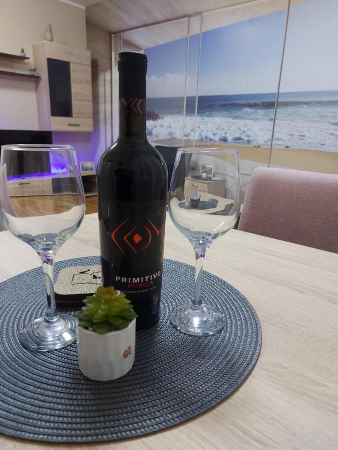 Apartman Espresso Sa Parkingom Szávaszentdemeter Kültér fotó