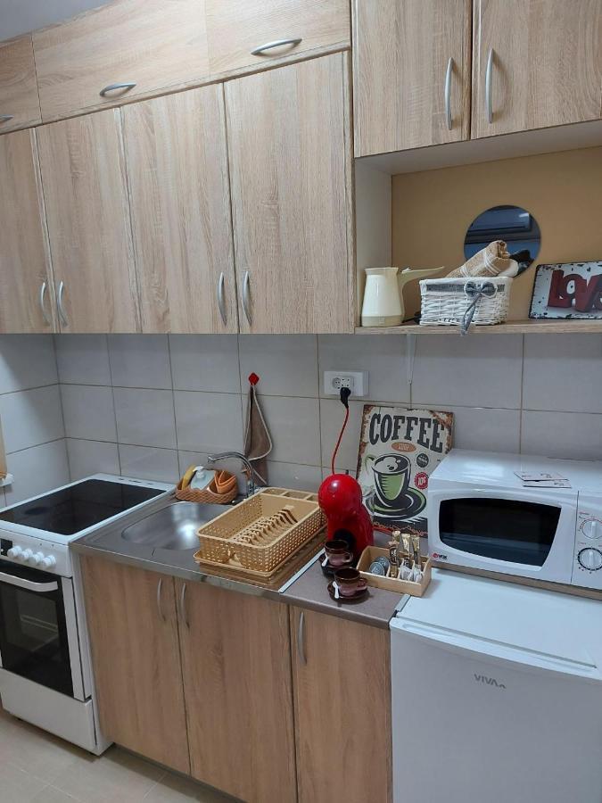 Apartman Espresso Sa Parkingom Szávaszentdemeter Kültér fotó