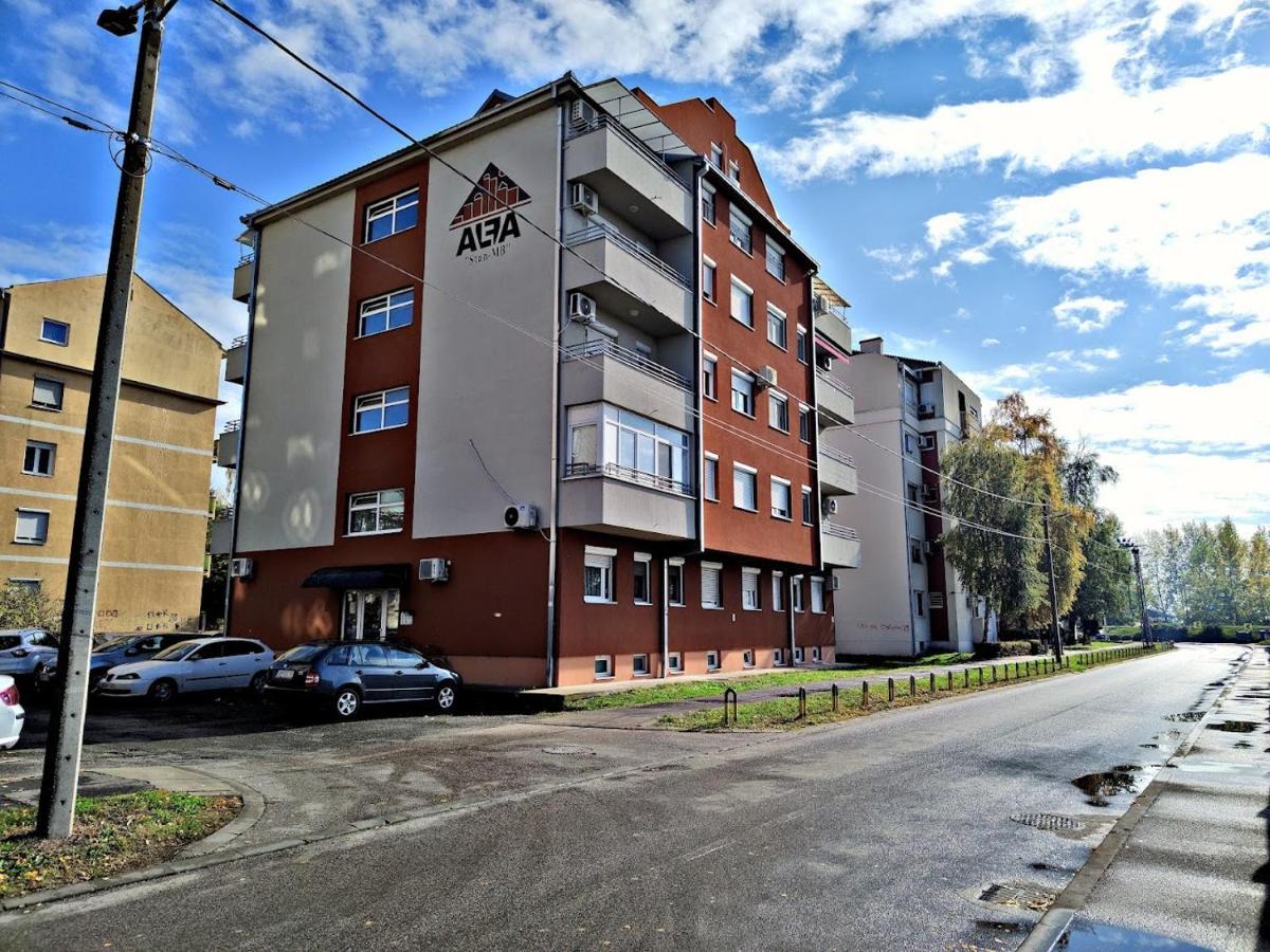 Apartman Espresso Sa Parkingom Szávaszentdemeter Kültér fotó